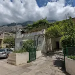 Sunny Garden Apartments Ana